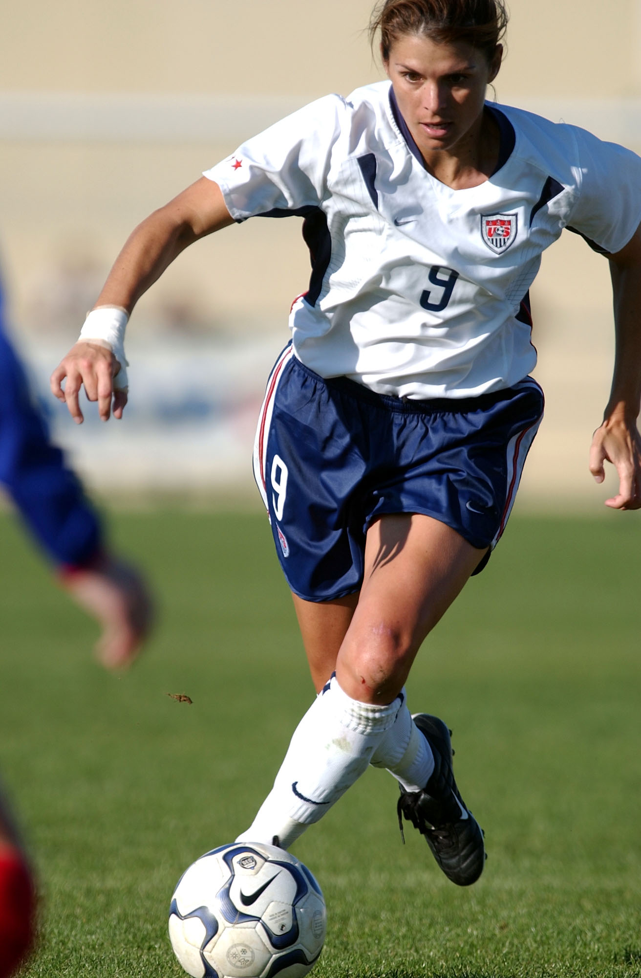 US Soccer player Mia Hamm plays in Algarve Cup in Portugal in 2004