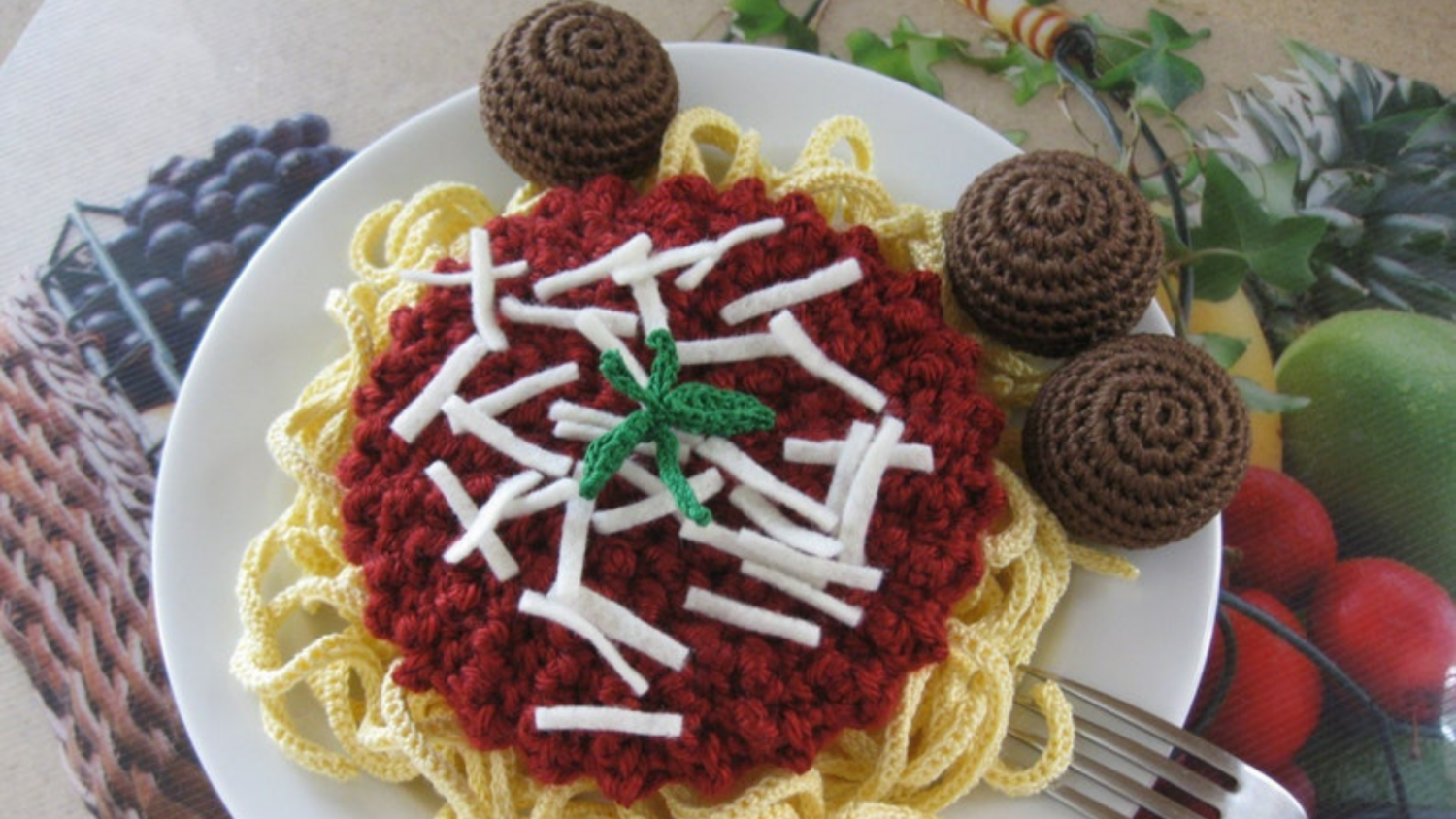 Crochet spaghetti pasta with meatballs