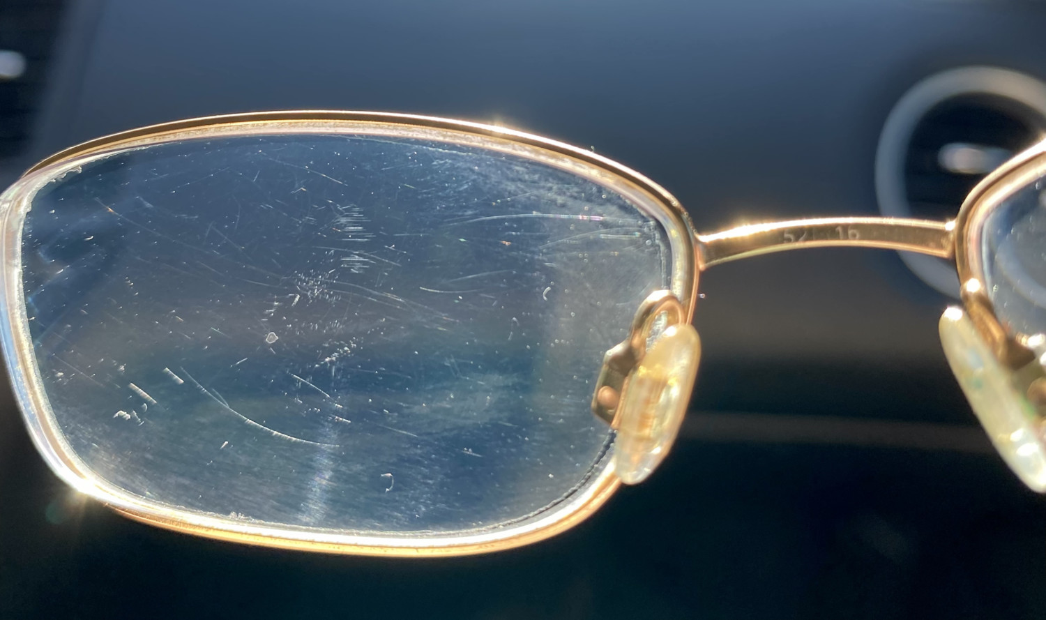 How to get rid of scratches on glasses