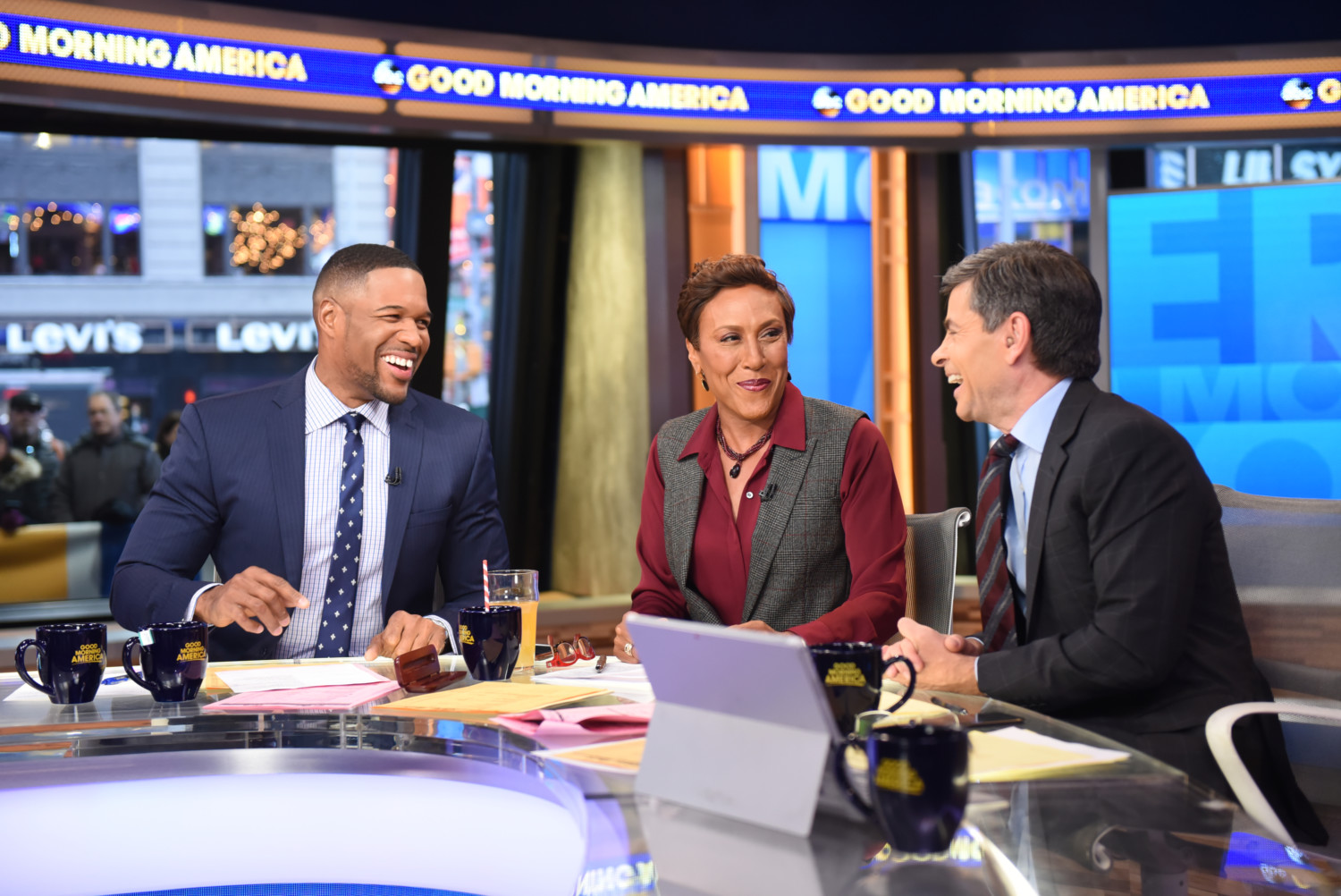 MICHAEL STRAHAN, ROBIN ROBERTS and GEORGE STEPHANOPOULOS on set of Good Morning America