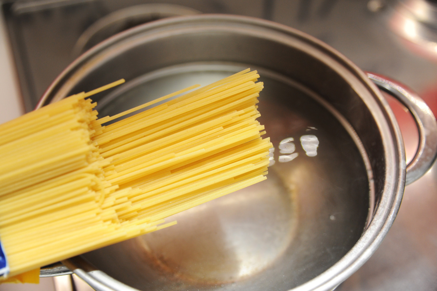 how to cook dried pasta water