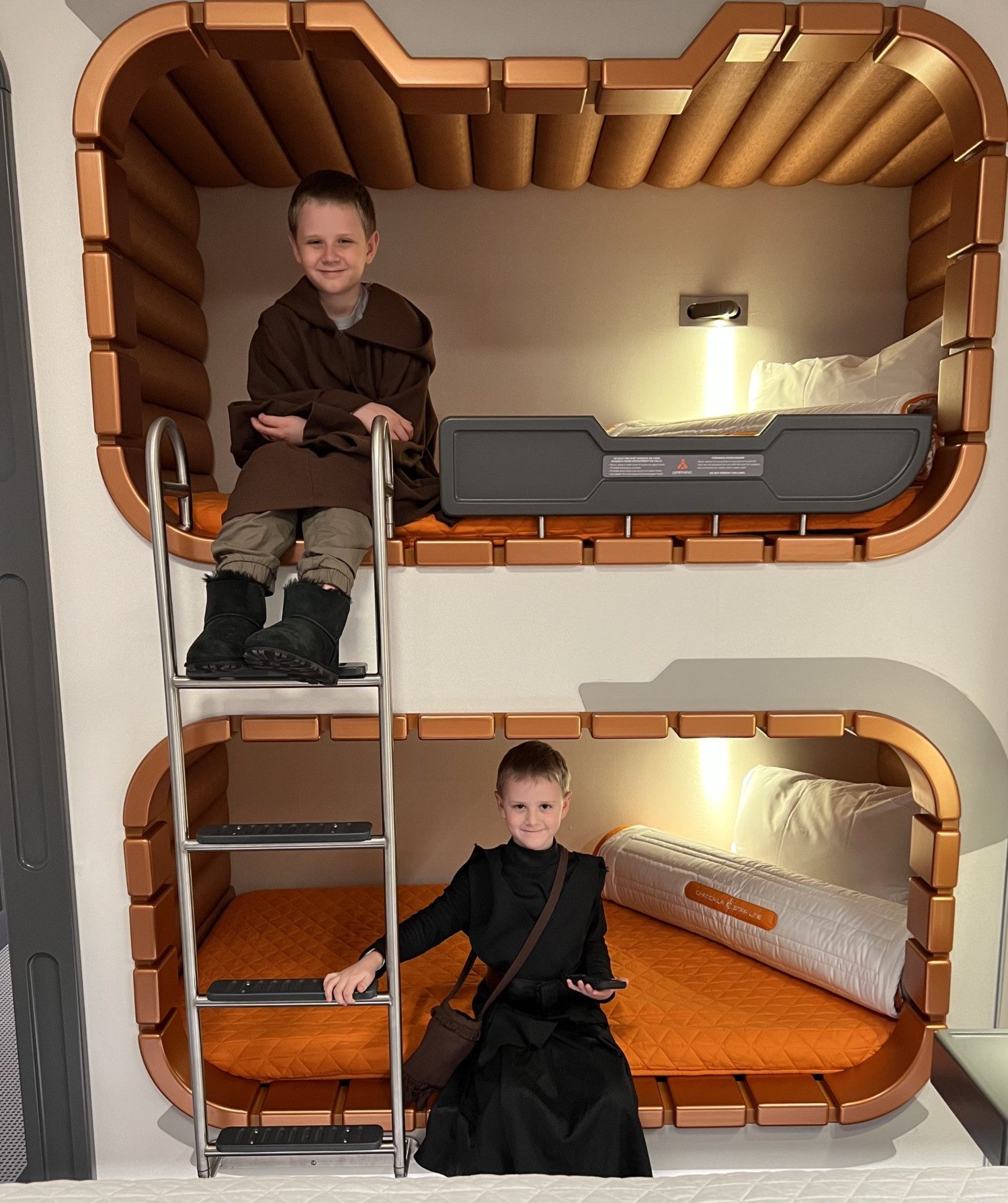 Star Wars Galactic Starcruiser kids in bunk beds