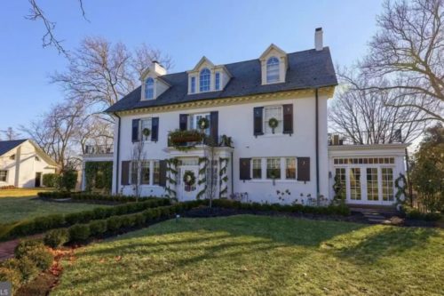 Look Inside Taylor Swift’s Childhood Home, Which Is On Sale For Just Under $1 Million
