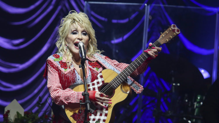 Dolly Parton sings at Austin City Limits