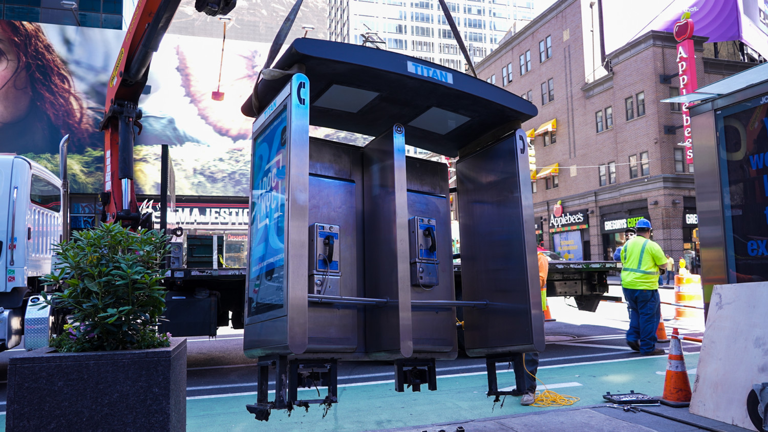 Last pay phones in New York City being removed