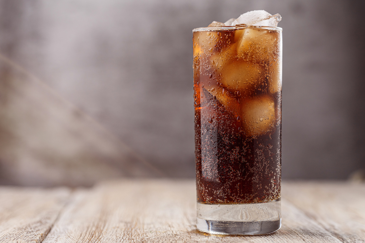glass of coca-cola with ice