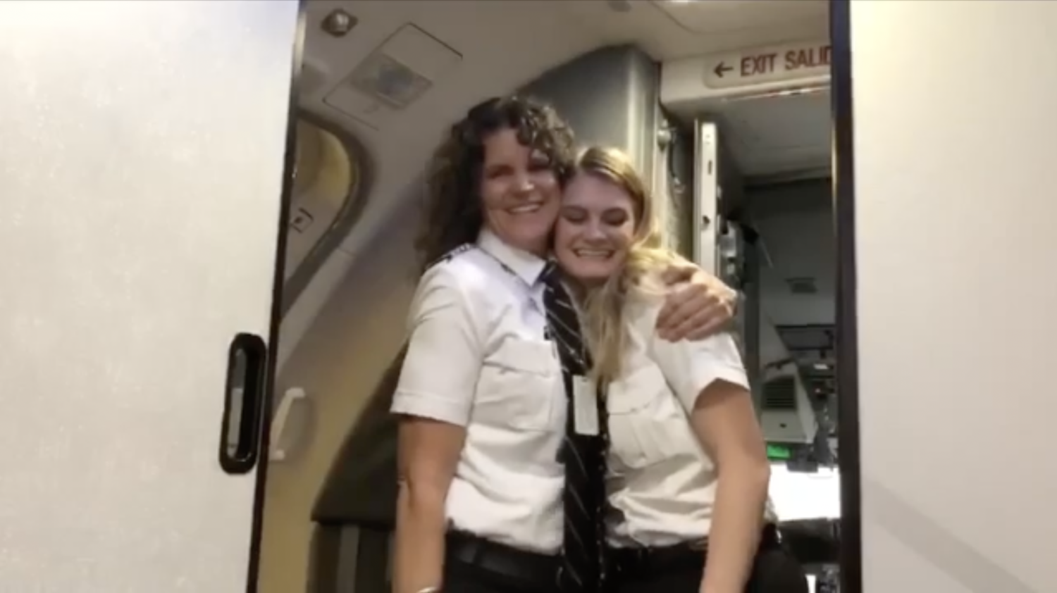 Mom and daughter pilots Holly and Keely Petitt
