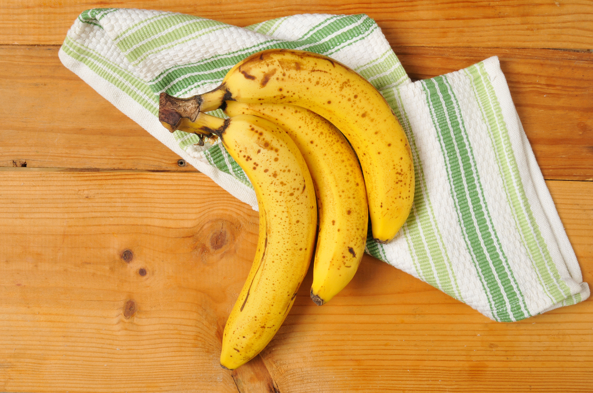 How To Keep Bananas Fresh So They Don't Turn Brown