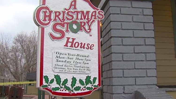 Sign in front of Cleveland's "Christmas Story house