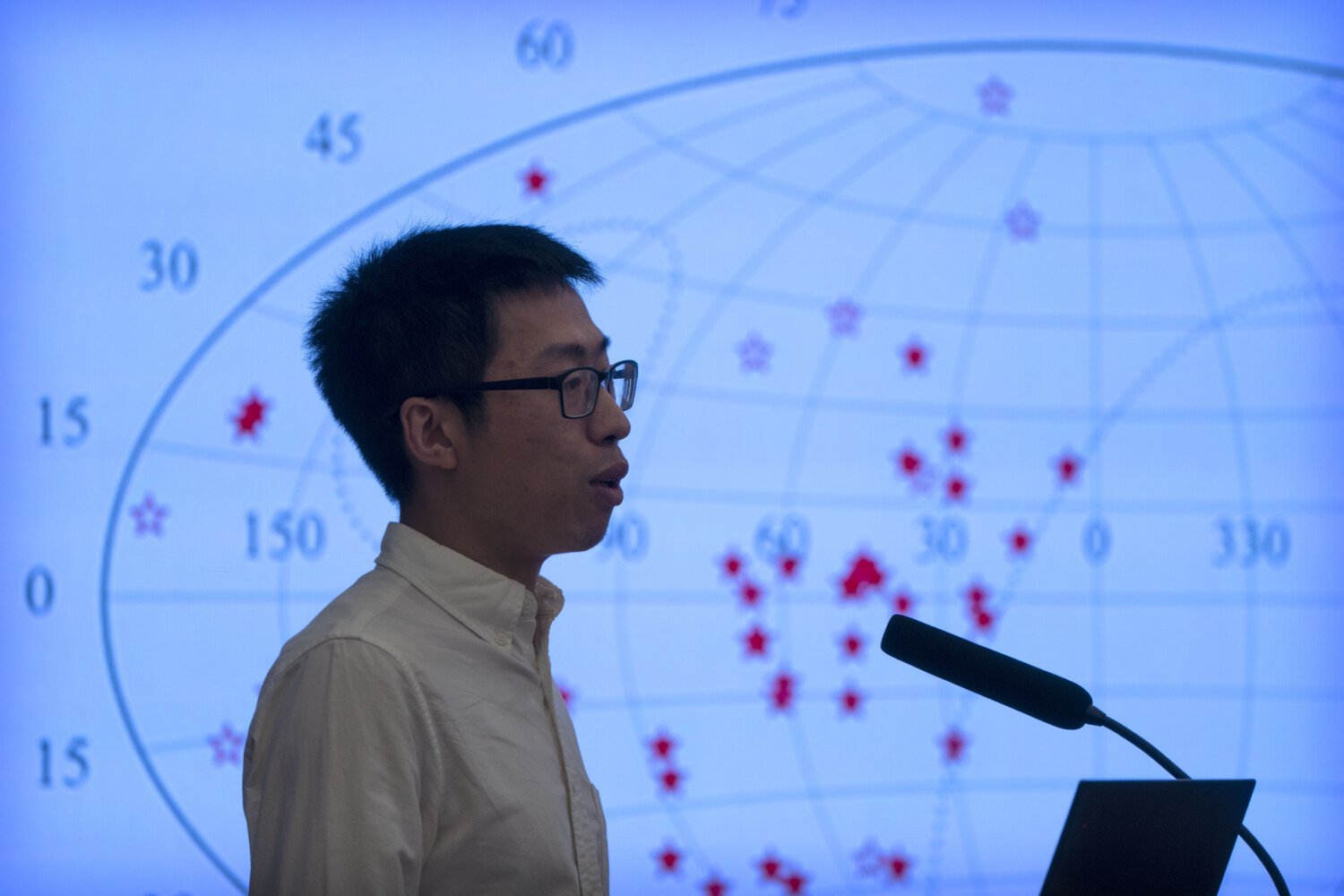 Researcher Xu Heng speaks about gravitational waves