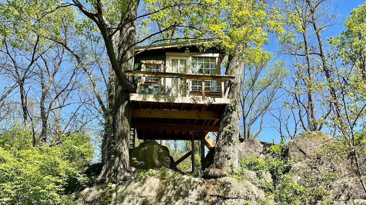 Treehouse in West Virginia