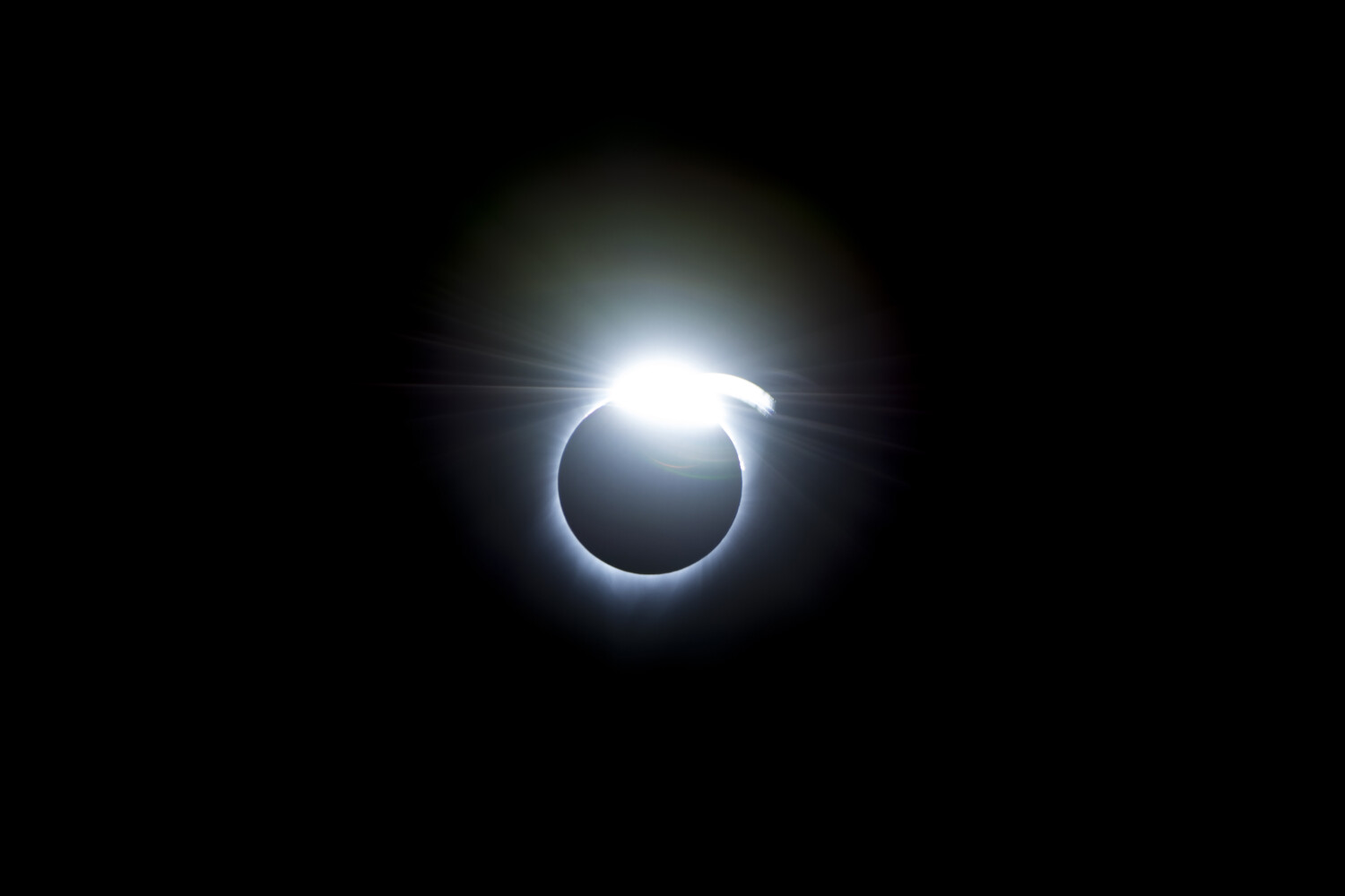 2017 total solar eclipse with 'diamond-ring effect'