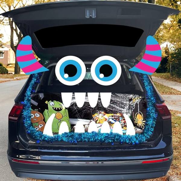 Monster with teeth trunk or treat decoration