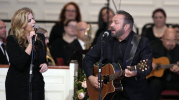 Garth Brooks and Trisha Yearwood perform 'Imagine' at a tribute service for Rosalynn Carter