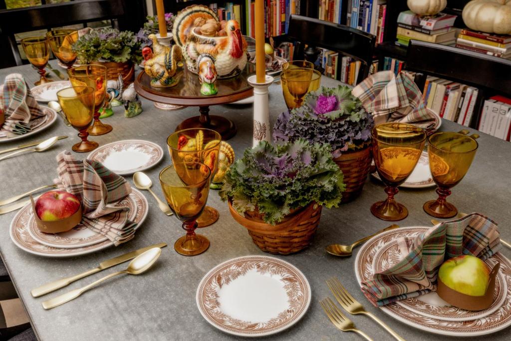 Martha Stewart Thanksgiving table