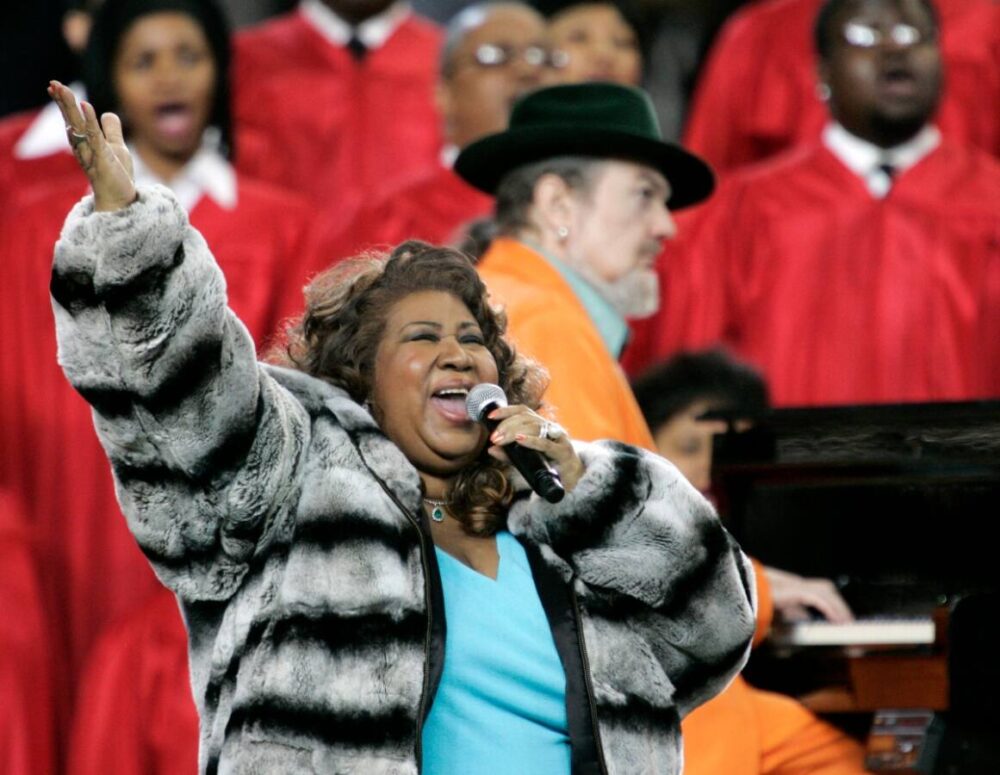 Aretha Franklin performing