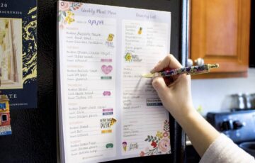 meal planner pad on refrigerator