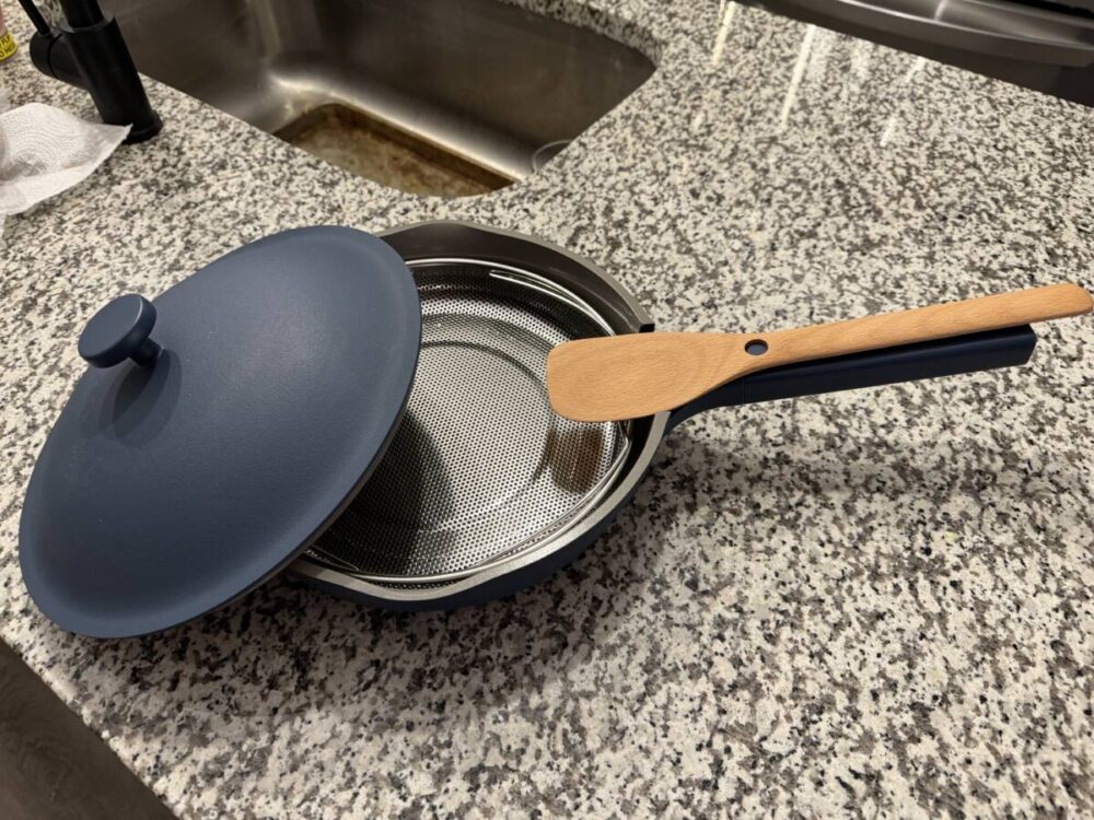 Always Pan 2.0 with strainer and spatula