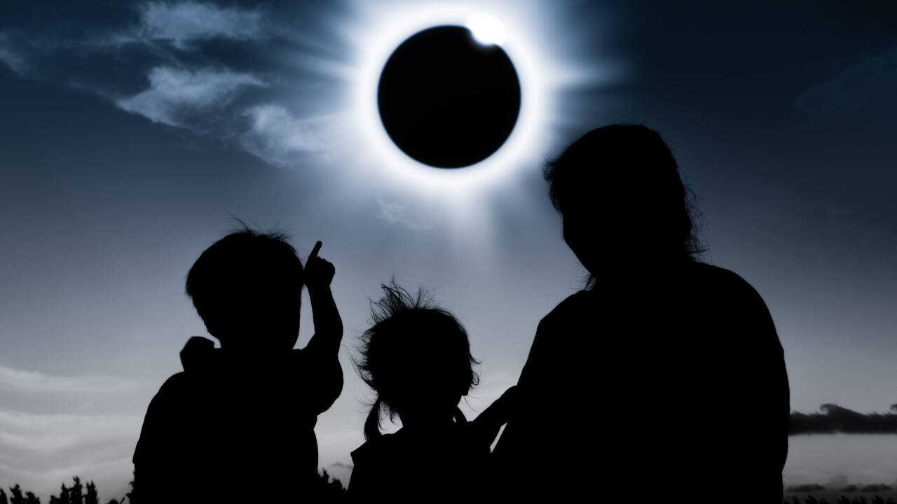 Experts advise how to safely watch the solar eclipse if you don’t have glasses