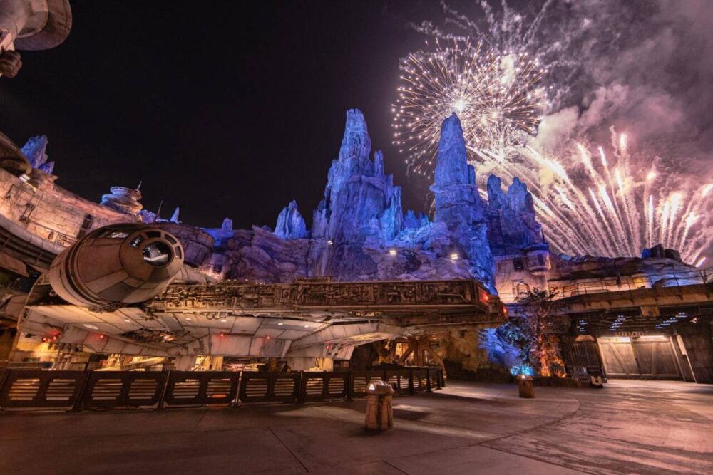 "Fire of the Rising Moons” in Star Wars: Galaxy’s Edge at Disneyland Park