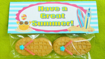 Flip flop cookies and gift tag